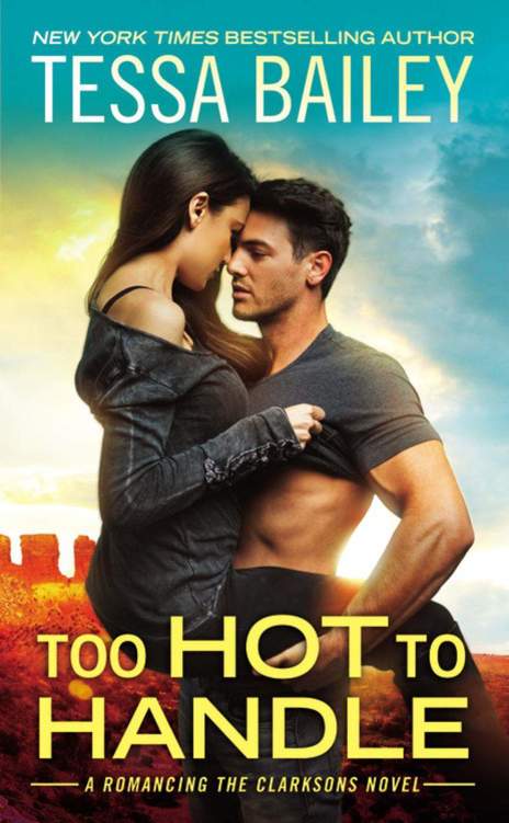 Too Hot to Handle (Romancing the Clarksons #1) ebook cover